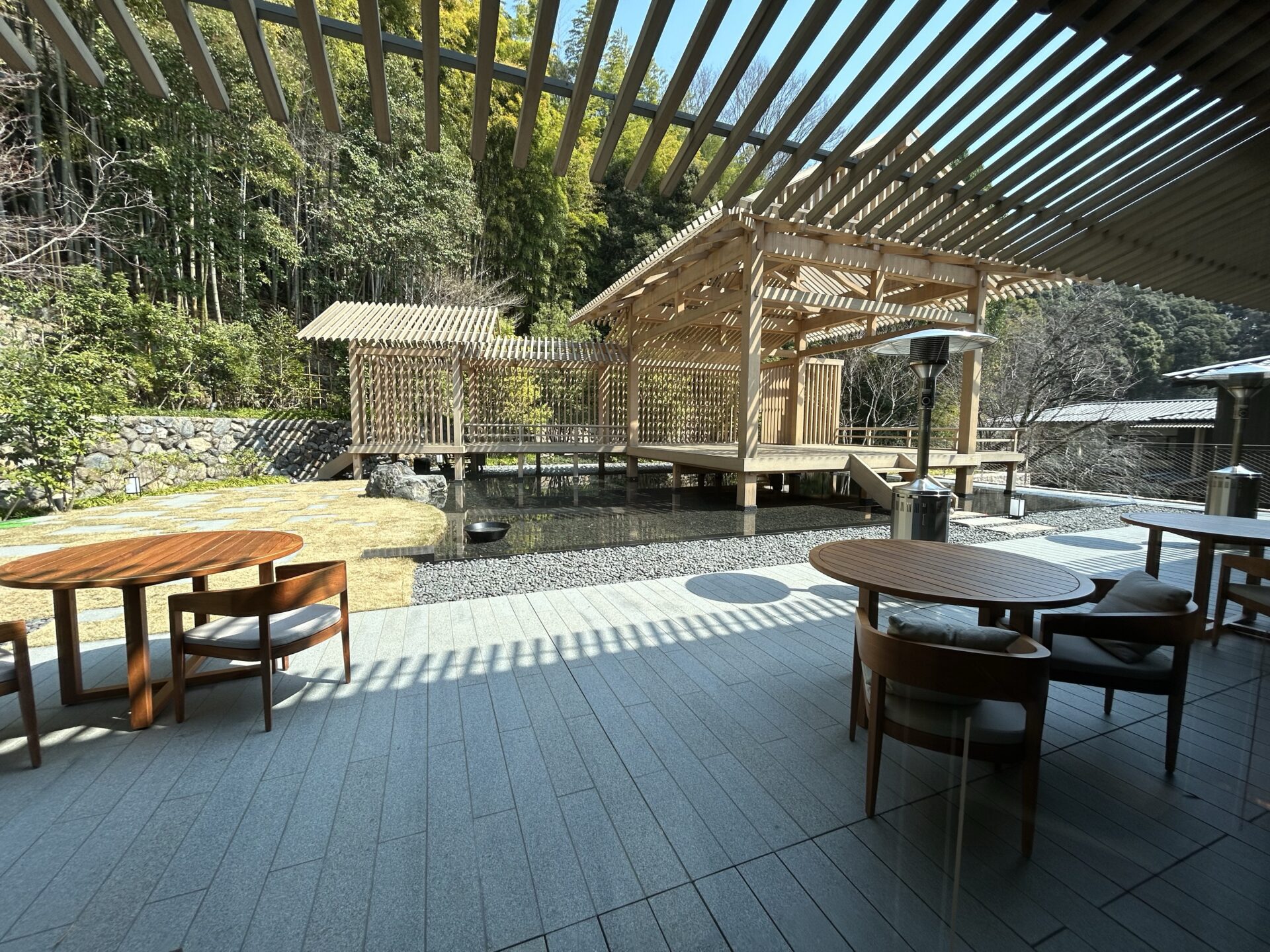 バンヤンツリー東山・京都のテラス席