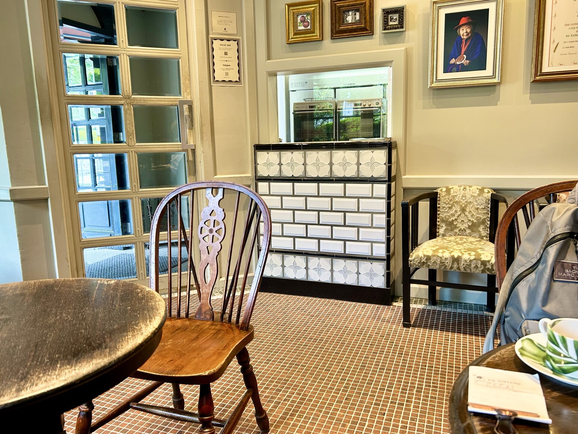 LA VOITURE（ラヴァ チュール）の内観