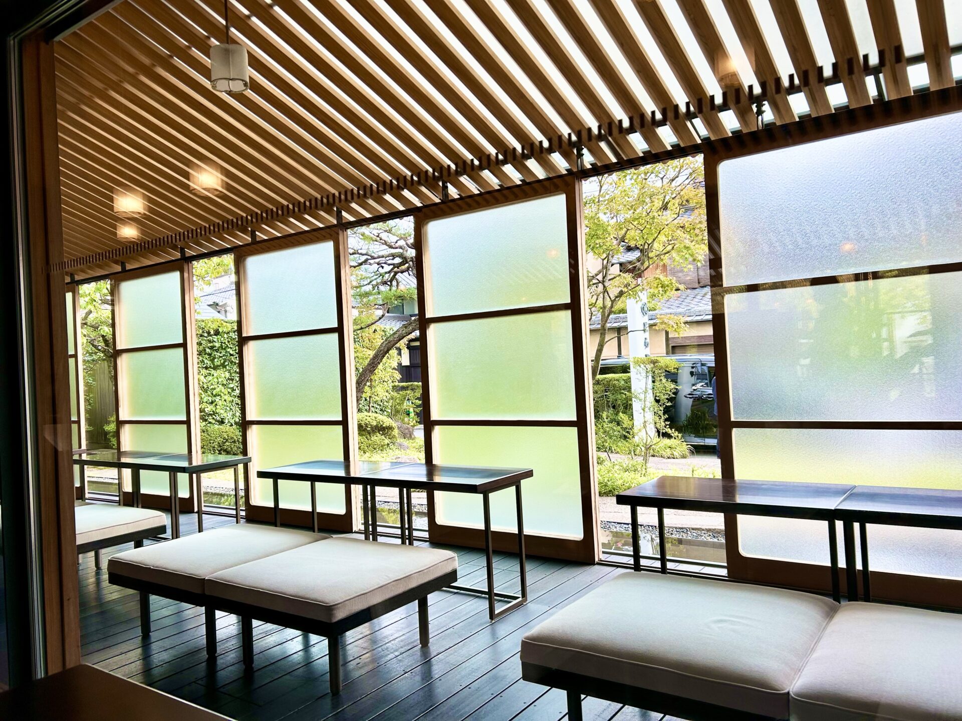 虎屋菓寮　屋内の様子